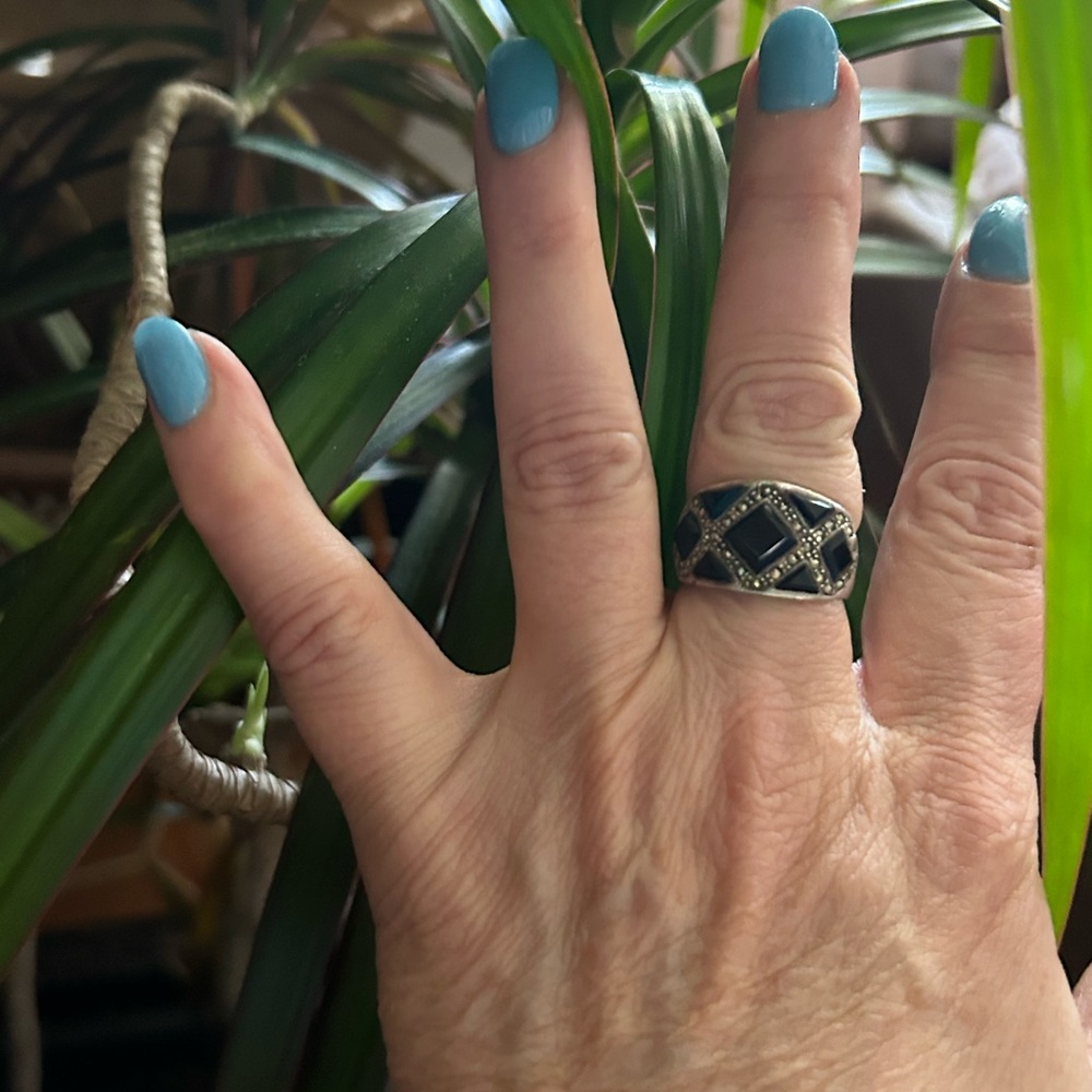 Vintage Black Onyx Crystal & Marcasite 925 Ring